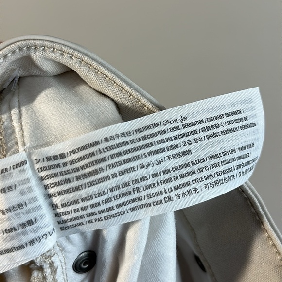 Abercrombie 90’s Straight Ultra High Rise Vegan Leather Waistband Jeans Size 20R - Picture 16 of 16